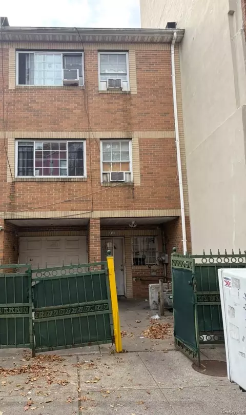 410 E 141st St, New York, NY 10454