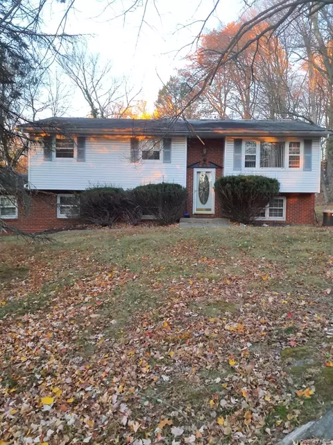 65 Laura Dr, Ramapo, NY 10952