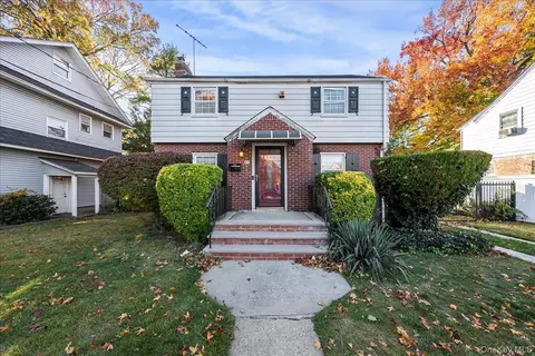 51 Meadowbrook Rd, Hempstead, NY 11550