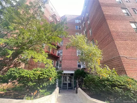 42-25 80 St #5T, Elmhurst, NY 11373