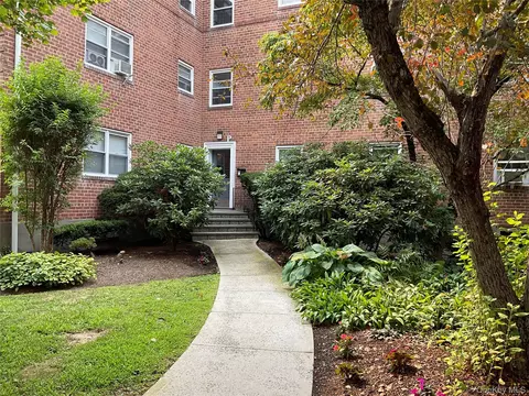 320 S Broadway # P8, Greenburgh, NY 10591