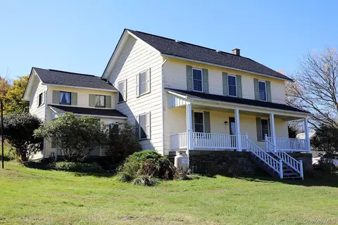 73 Clover Hill Ln, Damascus, PA 18415