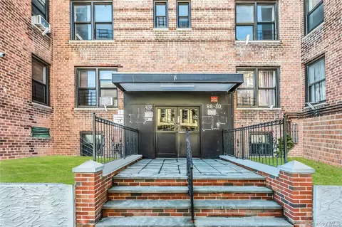 88-30 182 St #4D, New York, NY 11423