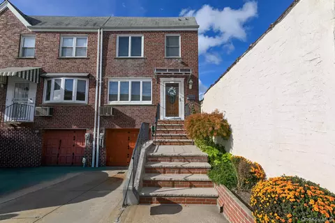 7112 71st Pl, New York, NY 11385