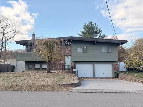 78 Commonwealth Ave, Middletown, NY 10940