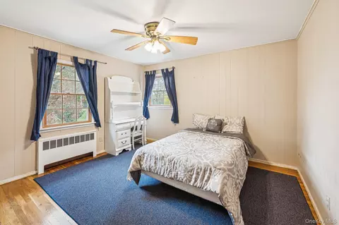 Bedroom - 9 Princeton Dr, Plainview, NY 11803 photo 3 of 8