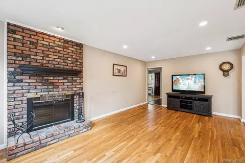 Living - 9 Princeton Dr, Plainview, NY 11803 photo 6 of 6