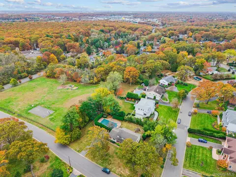 View/Area - 9 Princeton Dr, Plainview, NY 11803 photo 1 of 2