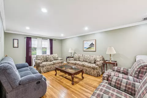 Living - 9 Princeton Dr, Plainview, NY 11803 photo 1 of 6