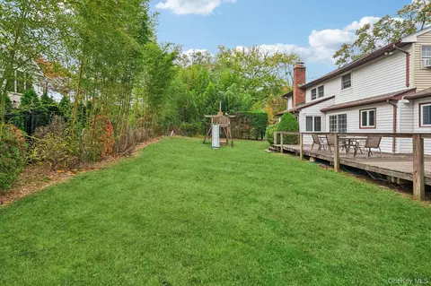 Exterior - 9 Princeton Dr, Plainview, NY 11803 photo 6 of 7