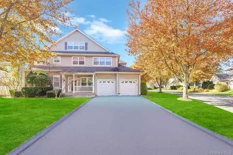 3 Snowdance Ln, Nesconset, NY 11767