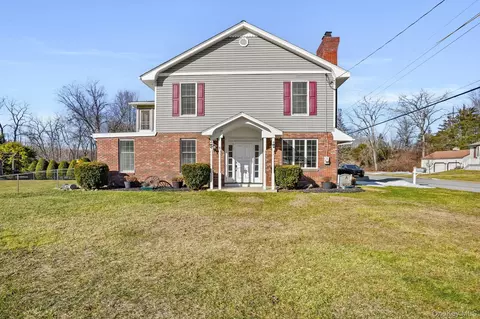 15 Milano Dr, Poughkeepsie, NY 12603