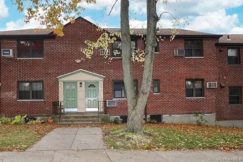 57-54 244th St #LOWER, Douglaston, NY 11362