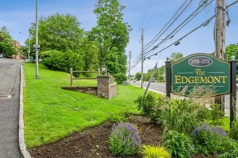 372 Central Park Ave #2E, Greenburgh, NY 10583