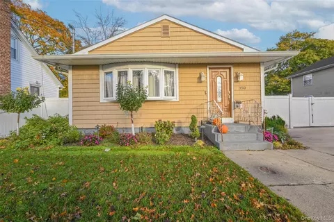 350 Sheridan St, North Hempstead, NY 11590