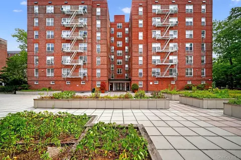 517 Riverdale Ave #4A, Yonkers, NY 10705