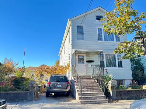 20-36 126th St, New York, NY 11356