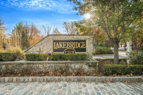 113 Lakebridge Dr N, Kings Park, NY 11754