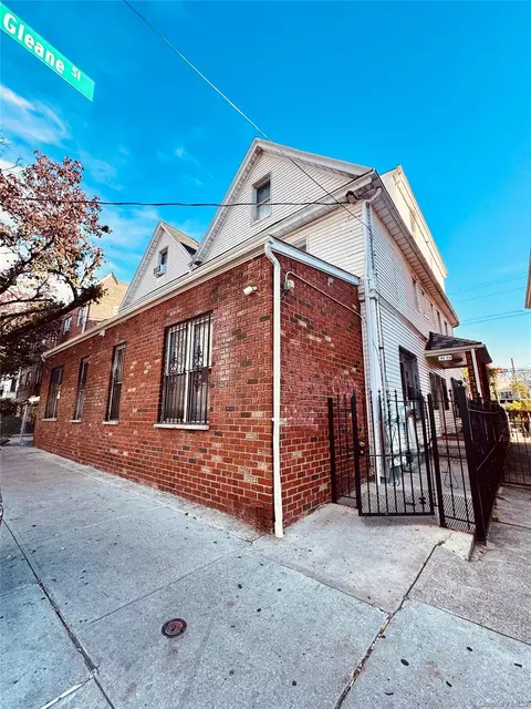 9204 43rd Ave, Elmhurst, NY 11373