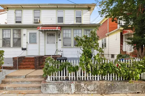 5739 134th St, Flushing, NY 11355