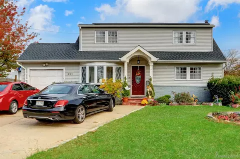 921 Deer Park Ave, North Babylon, NY 11703