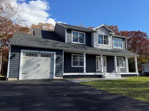 247 N Dunton Ave, Patchogue, NY 11772