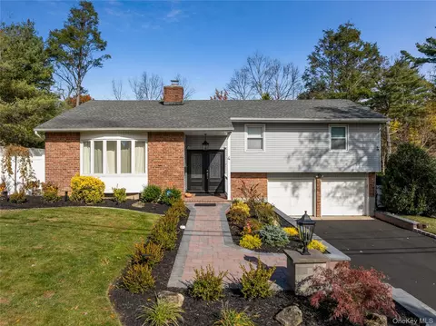 Exterior - 4 Long Ridge Rd, Plainview, NY 11803 photo 1 of 6