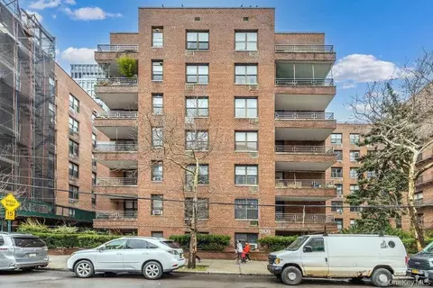 138-15 Franklin Ave #214, New York, NY 11355