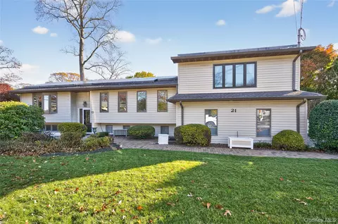 21 Forest Rd, Kings Park, NY 11754
