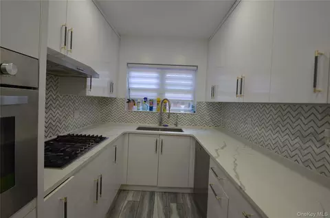 10546 65th Rd, New York, NY 11375
