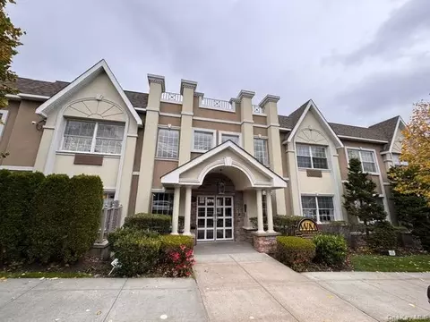 150-31 12th Ave, Whitestone, NY 11357
