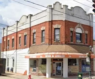 196 Rockaway Ave, Valley Stream, NY 11580