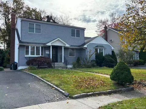 1010 Brent Dr, Wantagh, NY 11793