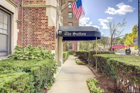109-14 Ascan Ave #4J, New York, NY 11375