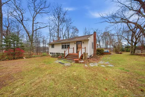 270 Crystal Run Rd, Middletown, NY 10941