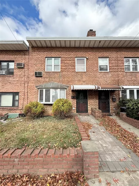 19929 26th Ave, Flushing, NY 11358
