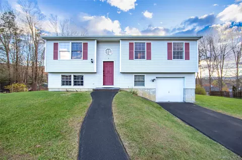 9 Nicole Ln, Dover, NY 12594