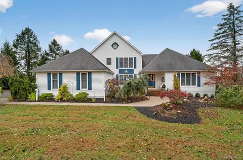 31 Almond Tree Ln, Warwick, NY 10990
