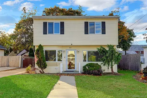 60 Parsons Dr, Hempstead, NY 11550