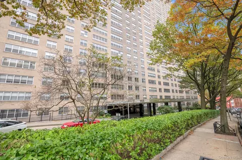 555 Kappock St #12G, New York, NY 10463