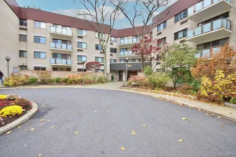 30 Greenridge Ave #3G, White Plains, NY 10605