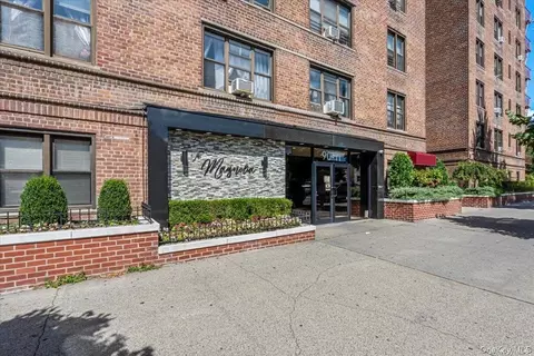 90-11 35 Ave #1D, New York, NY 11372