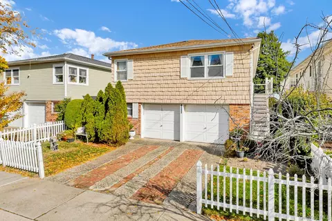 32-32 Plunkett Ave, New York, NY 11691