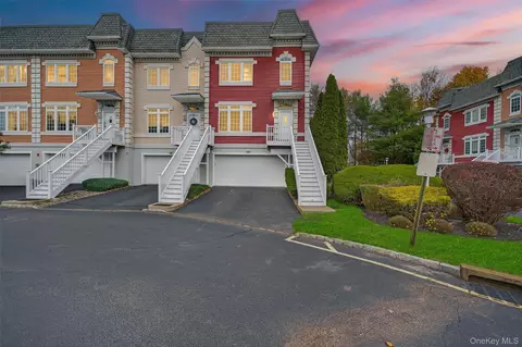 34 Alexander Ct, Clarkstown, NY 10954