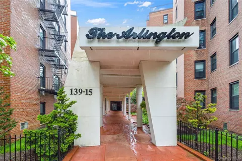 139-15 83 Ave #409, Briarwood, NY 11435