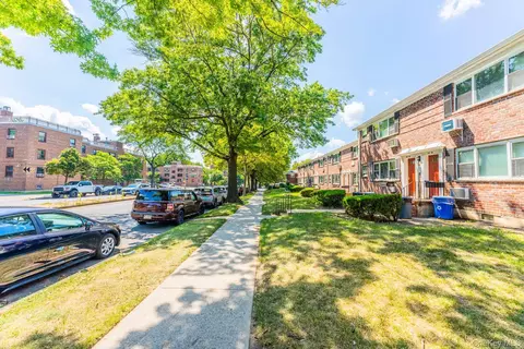 69-28 Kissena Blvd #130B, Flushing, NY 11367