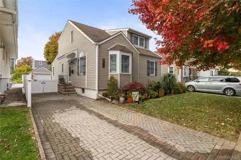 959 N 5th St, North Hempstead, NY 11040