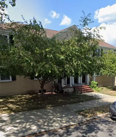 67-60 224th St #6760A, Oakland Gardens, NY 11364
