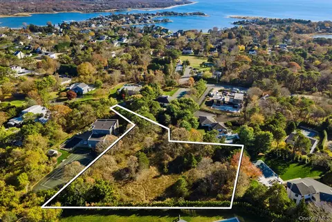 34 Scotch Mist Ln, Southampton, NY 11968