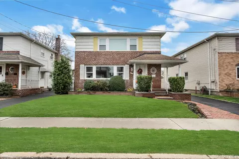 35 Gibson Blvd, Valley Stream, NY 11581